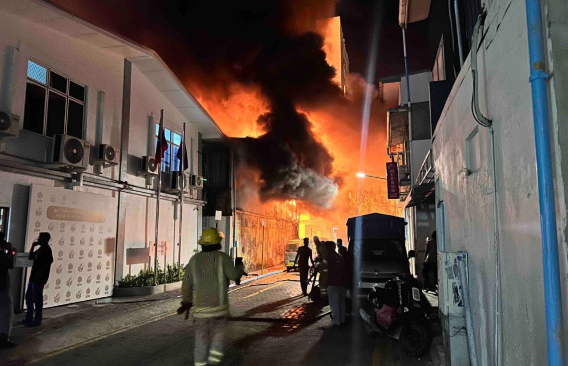 އިއްޒުއްދީން މަގުގައި ހުރި ގުދަނެއްގައި ރޯވެ، އަނދަނީ