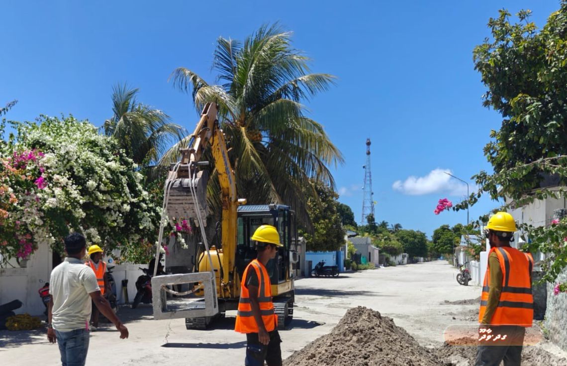 ވާދޫގެ މަގުތައް ޒަމާނީ ފެންވަރަށް ތަރައްގީކުރަން ފަށައިފި