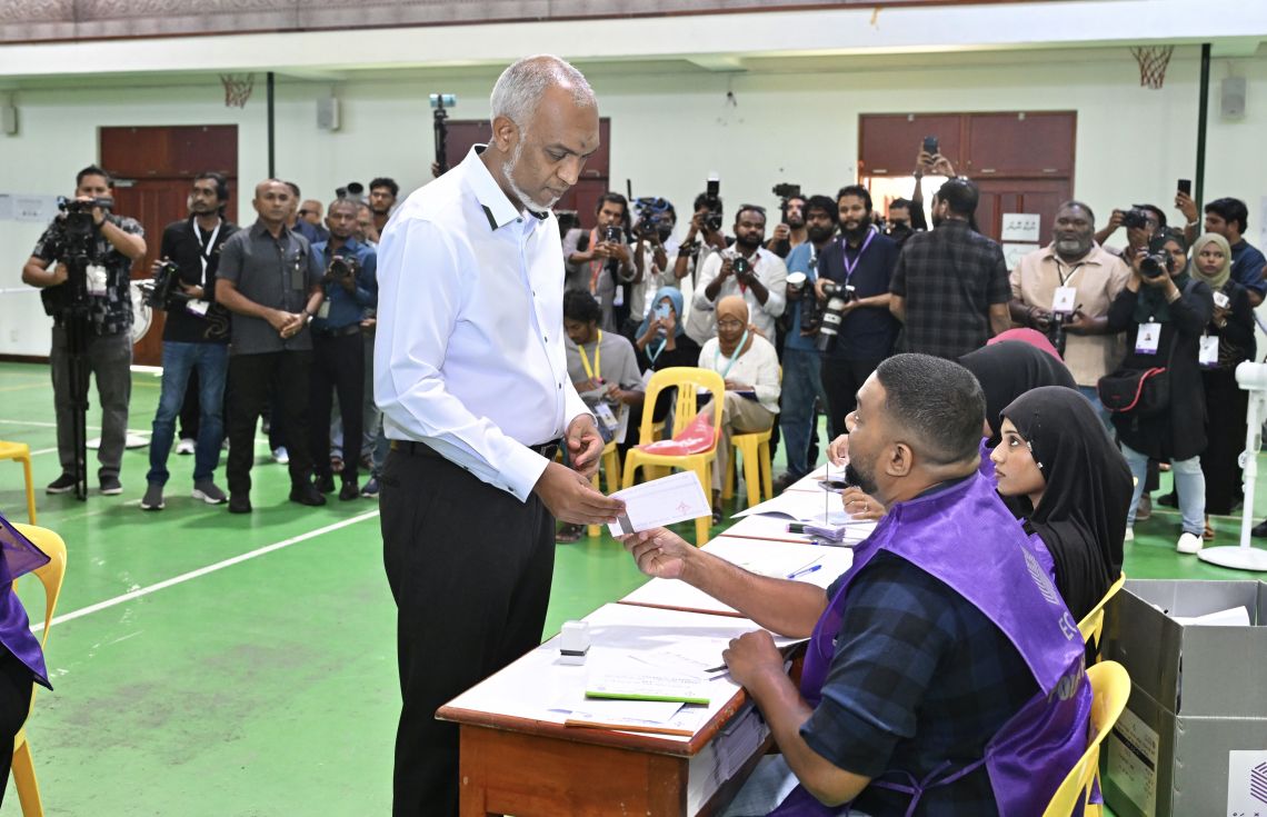 ވޯޓުލުމުގެ ގާނޫނީ ހައްގު އަދާކުރުމަށް ރައީސް އިލްތިމާސްކުރައްވައިފި