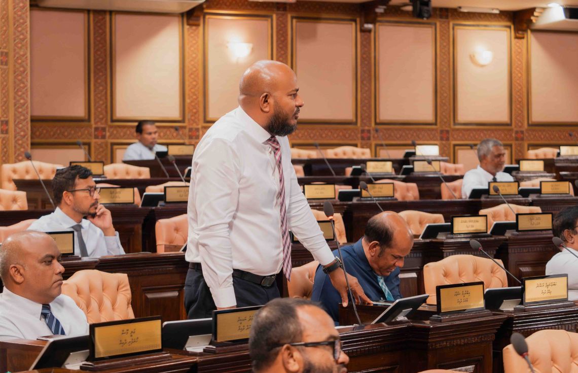 އެމްޑީޕީން މުޒާހަރާ ކުރަނީ އިންތިހާބަށް ފޮޓޯ ހޯދަން: