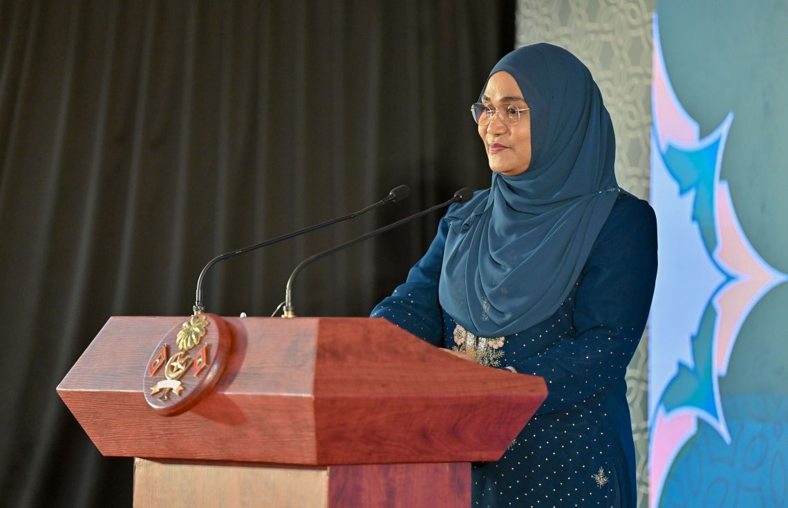 “ދިވެހިންނަކީ ޤުރުއާނަށް ލޯބިކުރާ ބަޔަކަށް ވާން ޖެހޭ”