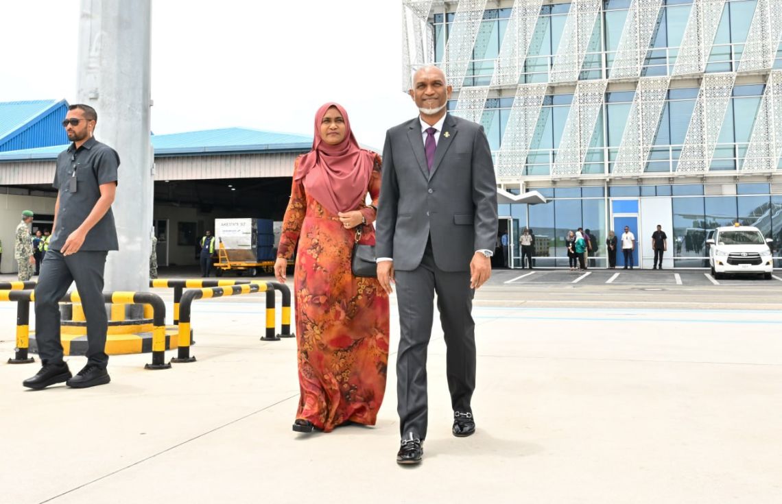 ރައީސުލްޖުމްހޫރިއްޔާގެ ދެކަނބަލުން ލަންކާއަށް ފުރާވަޑައިގެންފި