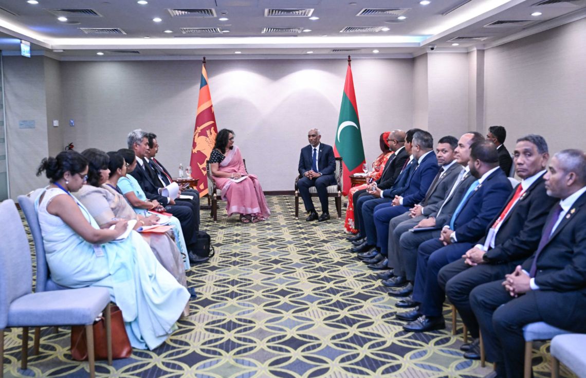 ސްރީލަންކާގެ ބޮޑުވަޒީރު، ރައީސުލްޖުމްހޫރިއްޔާގެ އަރިހަށް އިޙުތިރާމުގެ ޒިޔާރަތެއް