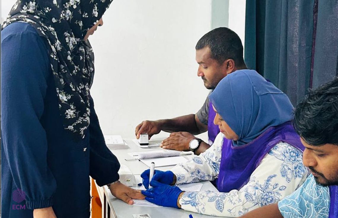 މީދޫ އިންތިހާބުގައި %73 އަށްވުރެ ގިނަ މީހުން ވޯޓުލައިފި