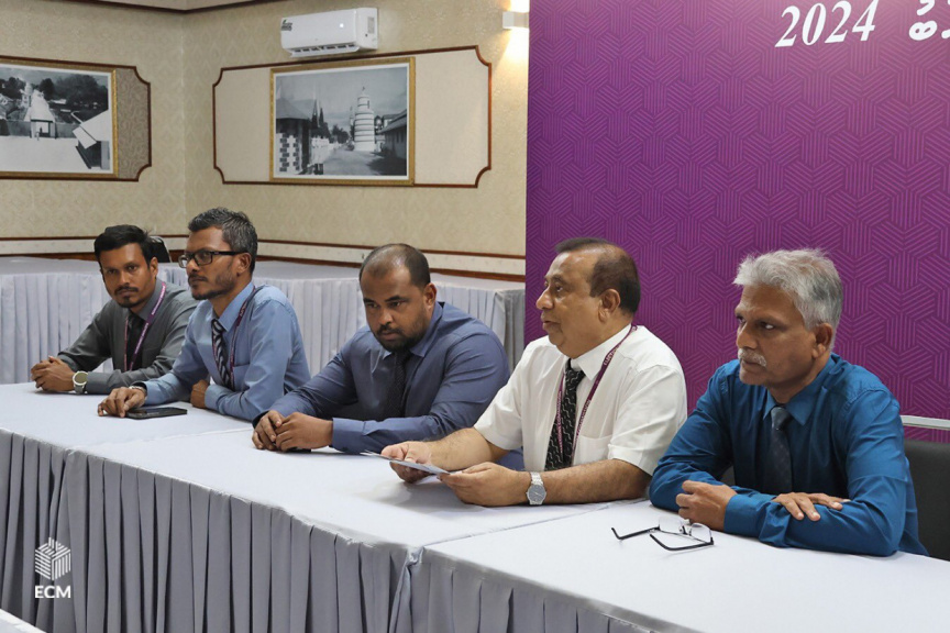 ސިޔާސީ ޕާޓީތަކުން ވަކިވުން ދެން އޮންލައިންކޮށް