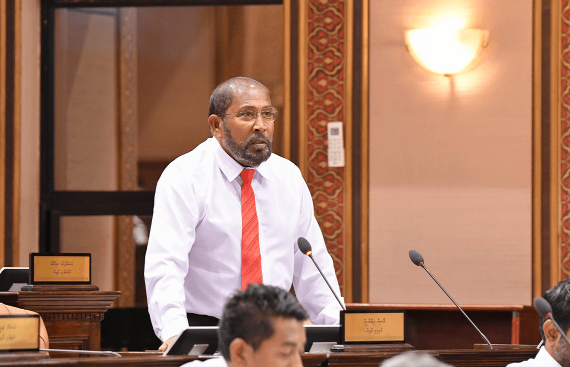 ޤާސިމް ފަދަ މަހުޖަނުން ގައުމީ ސިޔާސަތުތަކަށް ނުފޫޒު ފޯރުވުމުގެ ކަންބޮޑުވުން