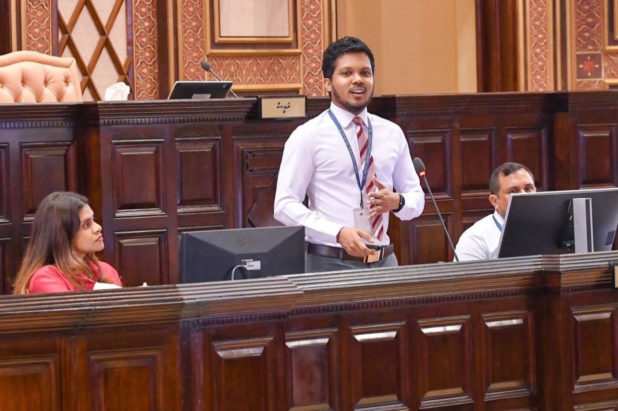 މަޖިލީހުގެ މީޑިއާ ޑިރެކްޓަރު ޒިޔާއު ވަކިކޮށްފި