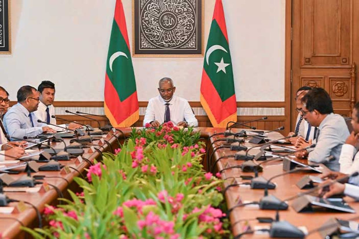 ސިޔާސީ މުވައްޒަފުންގެ މުސާރަ %10 ކުޑަކުރަނީ