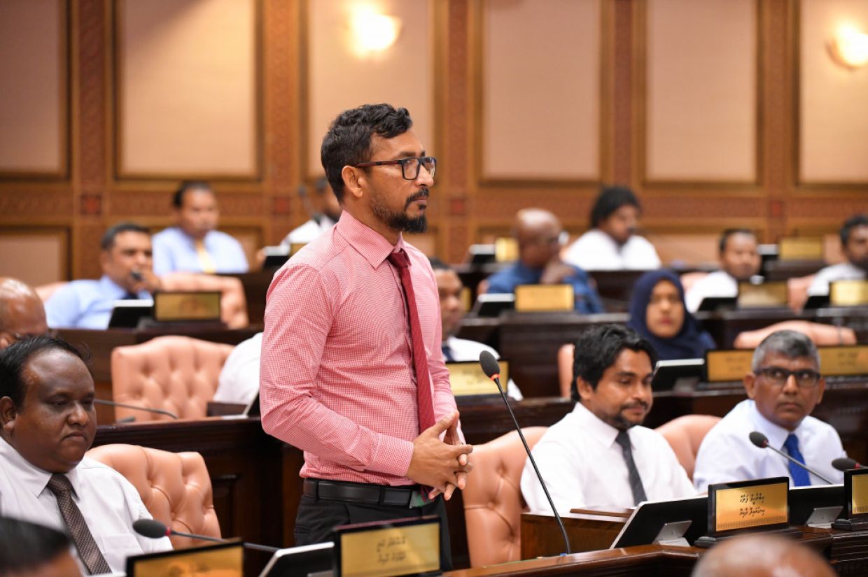 ފަލާހުގެ އަމިއްލަ މުސާރައިން %10 ދޫކޮށްލަން ނިންމަވައިފި