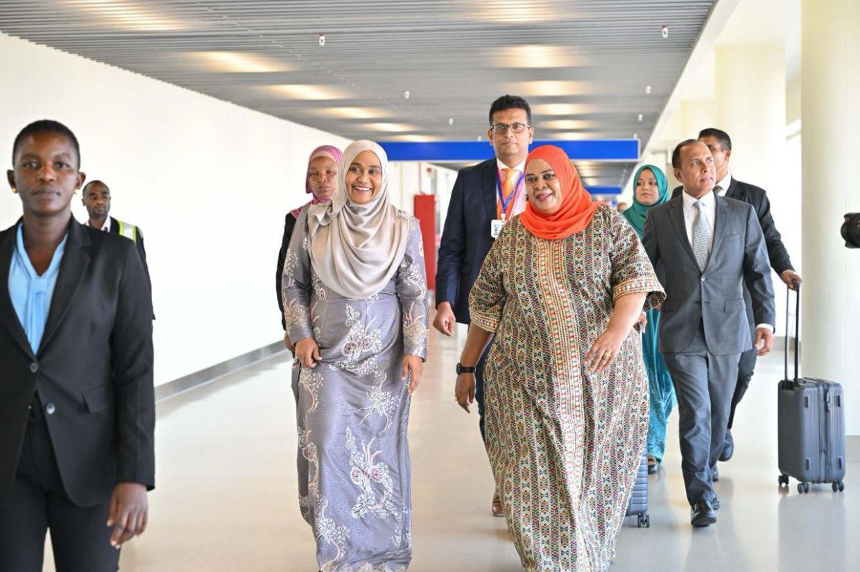 ފަސްޓް ލޭޑީ ސާޖިދާ ދާރުއްސަލާމަށް ވަޑައިގެންފި