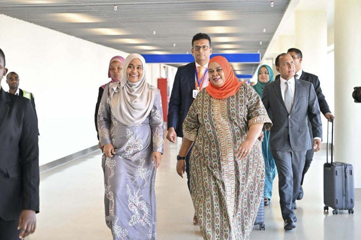 މެޑަމް ސާޖިދާ ޓެންޒެނިޔާ ދަތުރުނިންމަވާ މާލެ ވަޑައިގެންފި