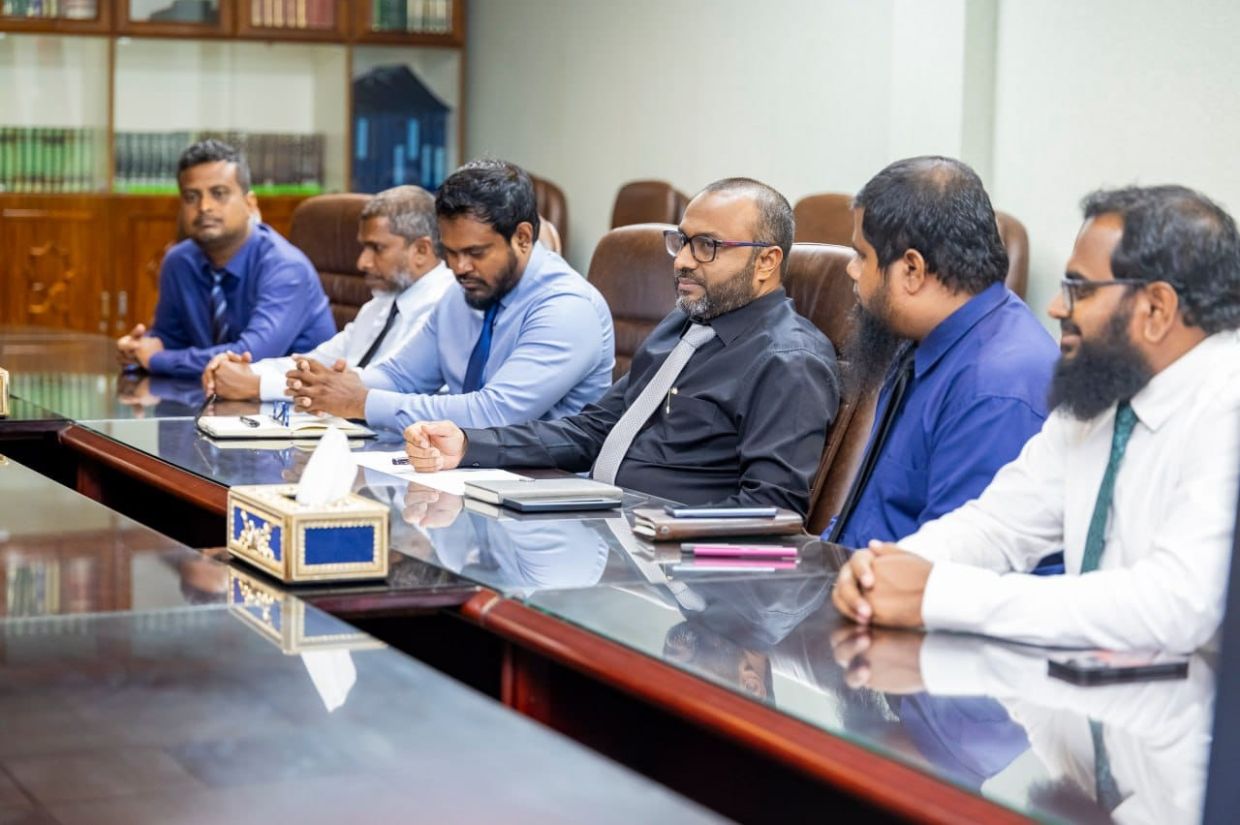 އިންޑޮނޭޝިޔާއިން ތަމްރީން ޙާޞިލްކުރާ އިމާމުންނާއި ޝަހީމް ބައްދަލުކުރައްވައިފި