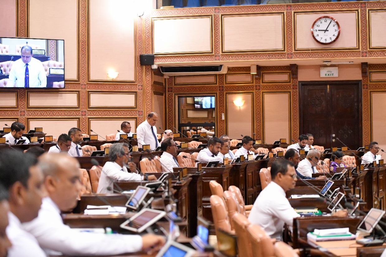 އީސީ، އޭސީސީ ވެރިން އައްޔަންކުރުމަށް ހިޔާލު ހޯދަނީ