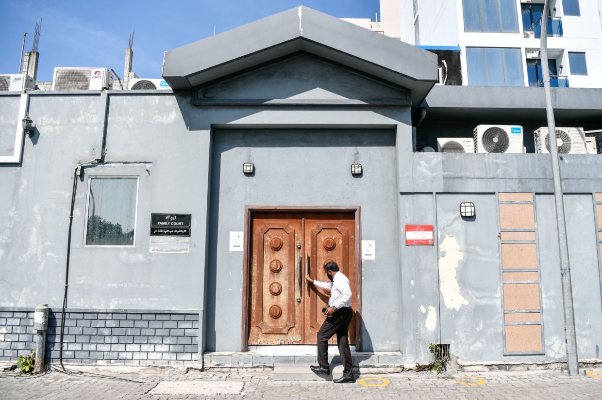 ރަނަށް ވާ 85,000 ރުފިޔާ ނުދީގެން ކޯޓަށް