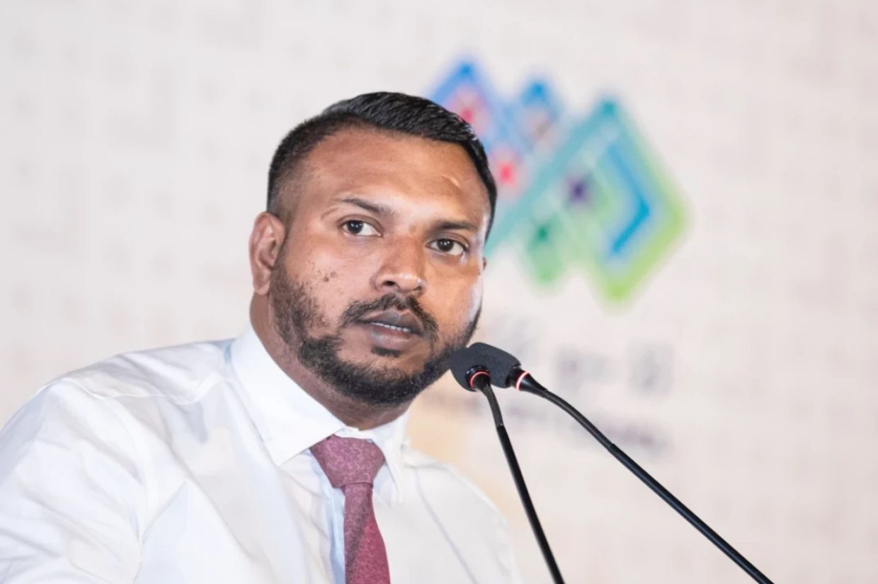 އަތޮޅުތަކުގައި އައިޑީކާޑާއި ޕާސްޕޯޓްގެ ޚިދުމަތް ފަށައިފި