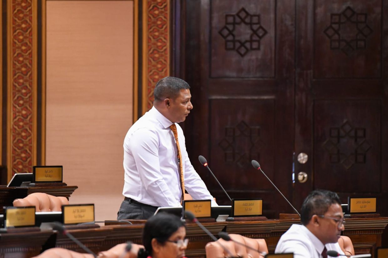 މެންބަރު އައްބާސްގެ ބަރަހަނާ ވީޑިއޯއެއް ލީކުވެއްޖެ
