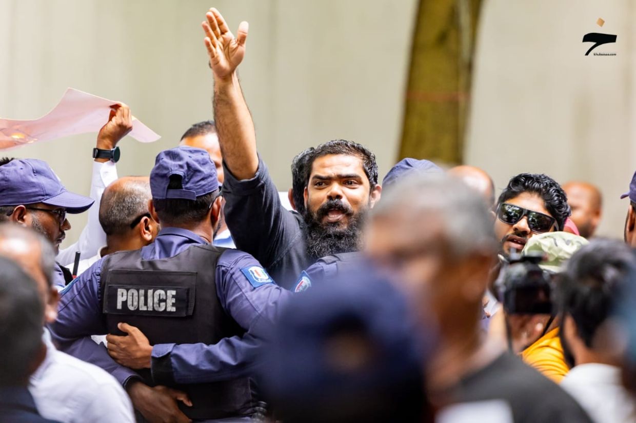 އިދިކޮޅުން ހަލަބޮލިކުރަން އުޅުނުއިރު، ޕީއެންސީން ގޮވާލީ ހަމަޖެހުމަށް