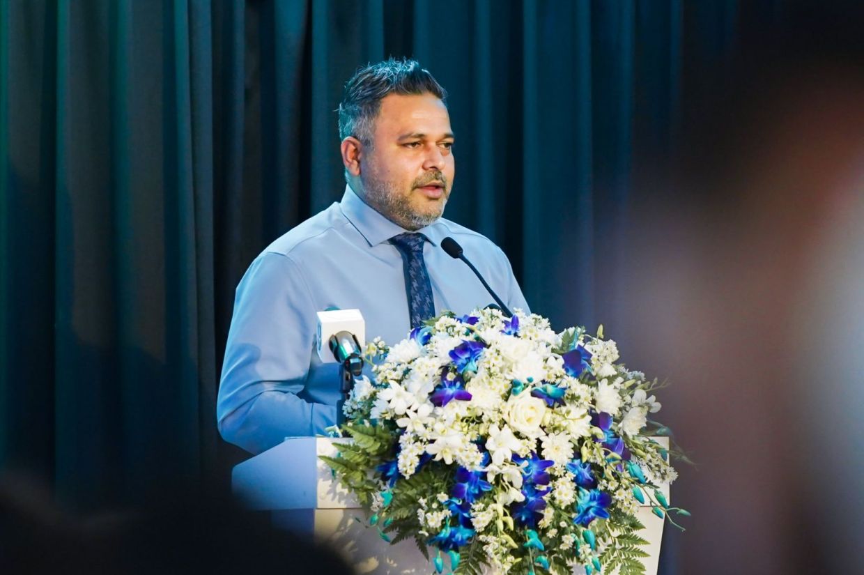 އަމާޒަކީ ބެރުފައިސާ ވަންމަ މައި ދޮރާށްޓަށް މަސްވެރިކަން