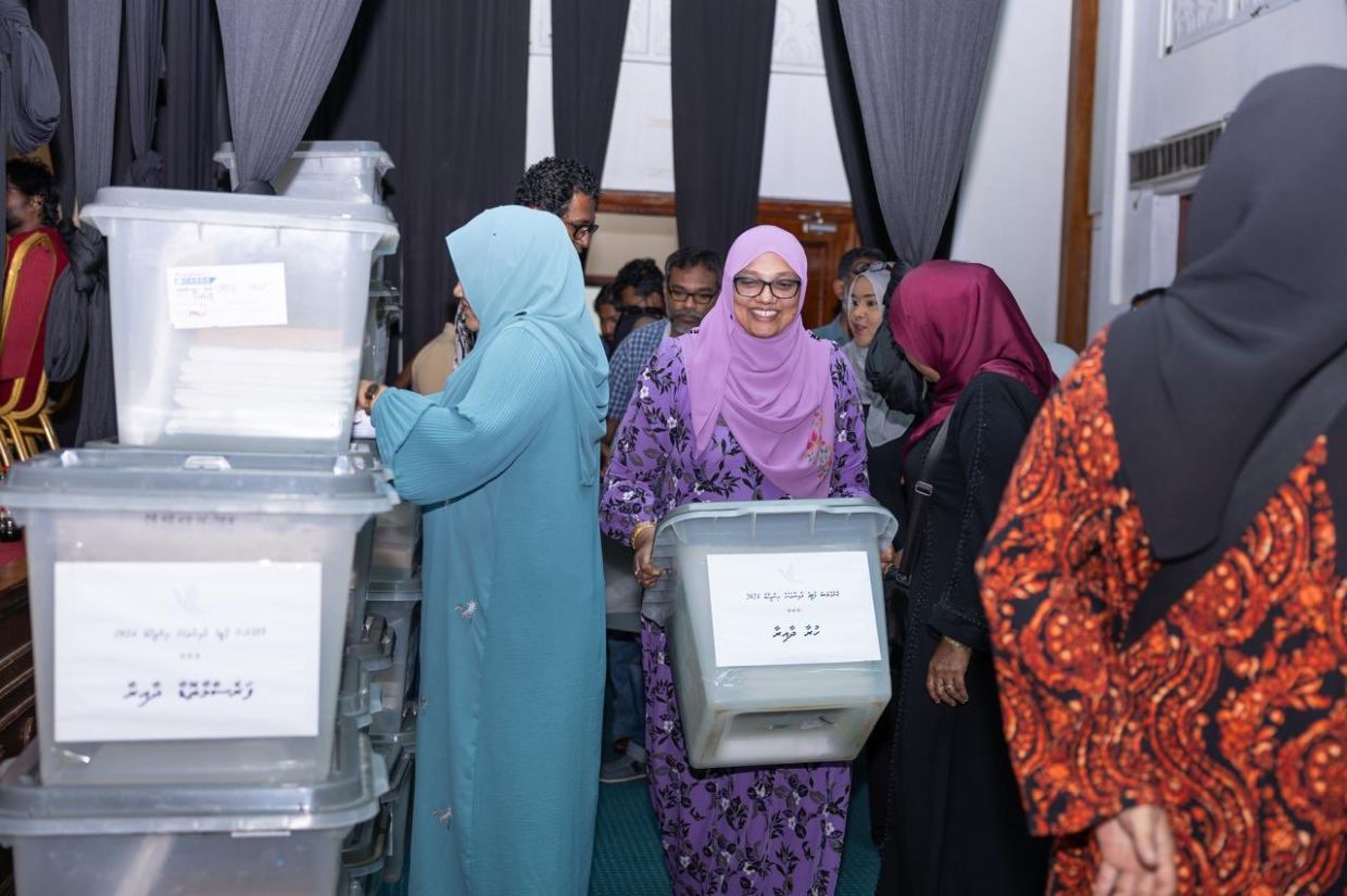 ރަށްރަށުގައި ވަރަށް ފޯރިއާއެކު ވޯޓުލުން ކުރިޔަށް