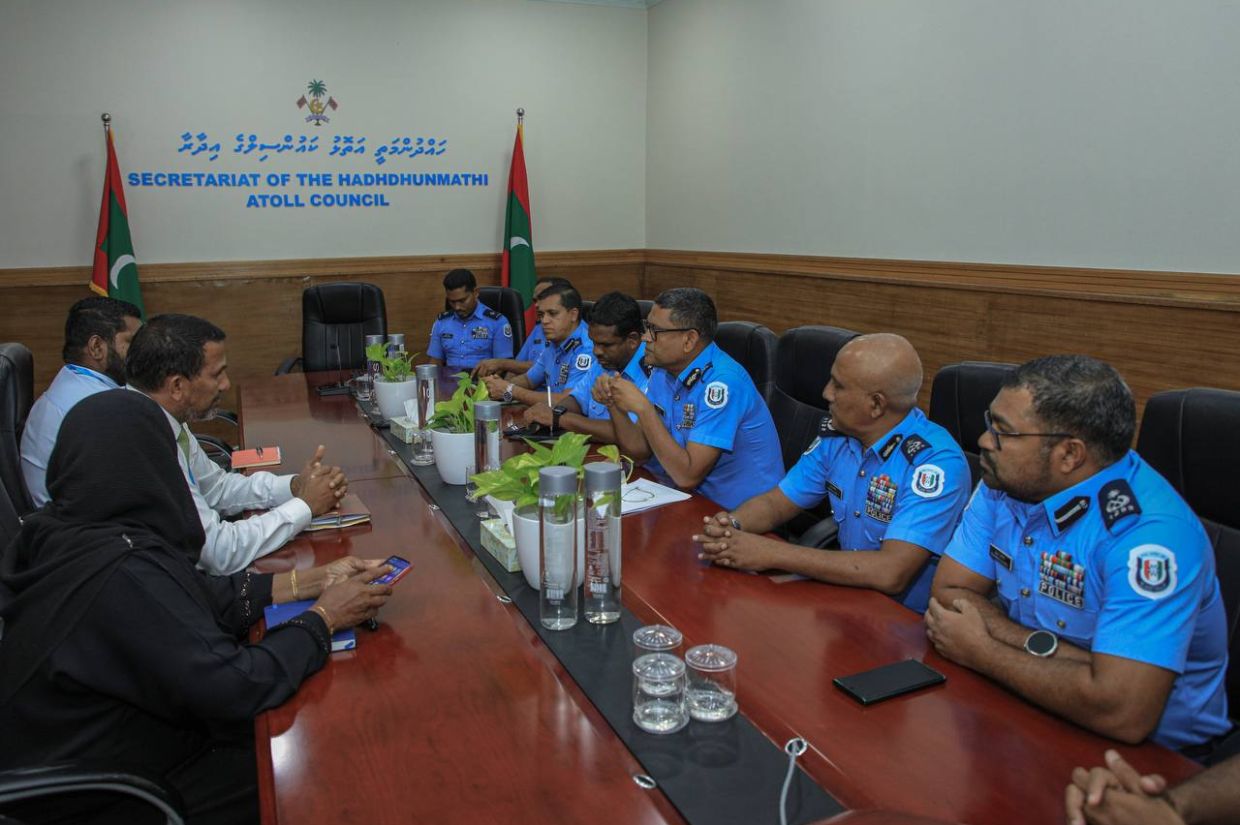 ކުޑަކުއްޖަކާއި ބެހިގެން ޤުރުއާން މުދައްރިސް ހައްޔަރުކޮށްފި