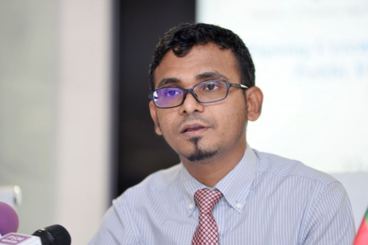 ބްލެކް މާކެޓް ނައްތައިލެވޭނީ ބޭންކަށް ޑޮލަރު ވަދެގެން