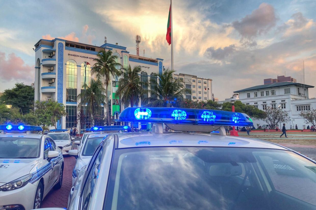 ފޯނުތަކެއް ވަގަށް ނެގި މީހަކު ހައްޔަރުކޮށްފި