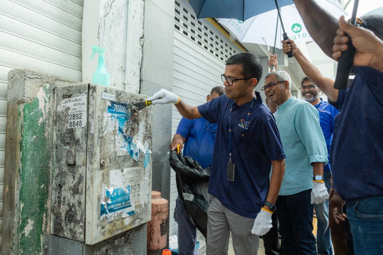 ކަރަންޓު ފޮށިތައް ސާފު ކުރުމުގެ މަސައްކަތް ފަށައިފި