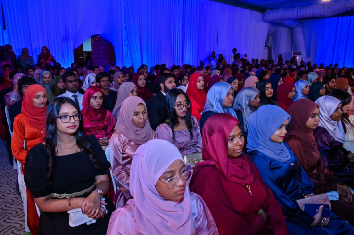 މަޝްހޫރު ޔުނިވަރސިޓީތަކުން ދިވެހިންނަށް ފުރުޞަތު ހޯދަނީ