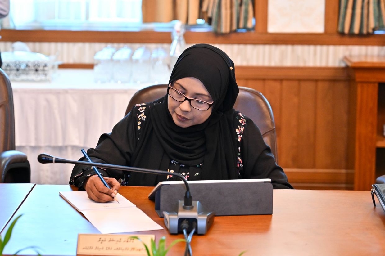 ޑރ. ޢާއިޝަތު ރަމީލާ އިސްތިޢުފާ ދެއްވައިފި