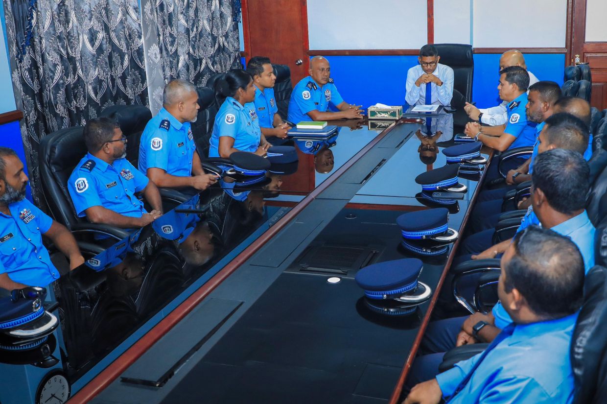ޗައިނާގެ ސެމިނަރ އަކަށް 15 ފުލުހުން ފުރައިފި
