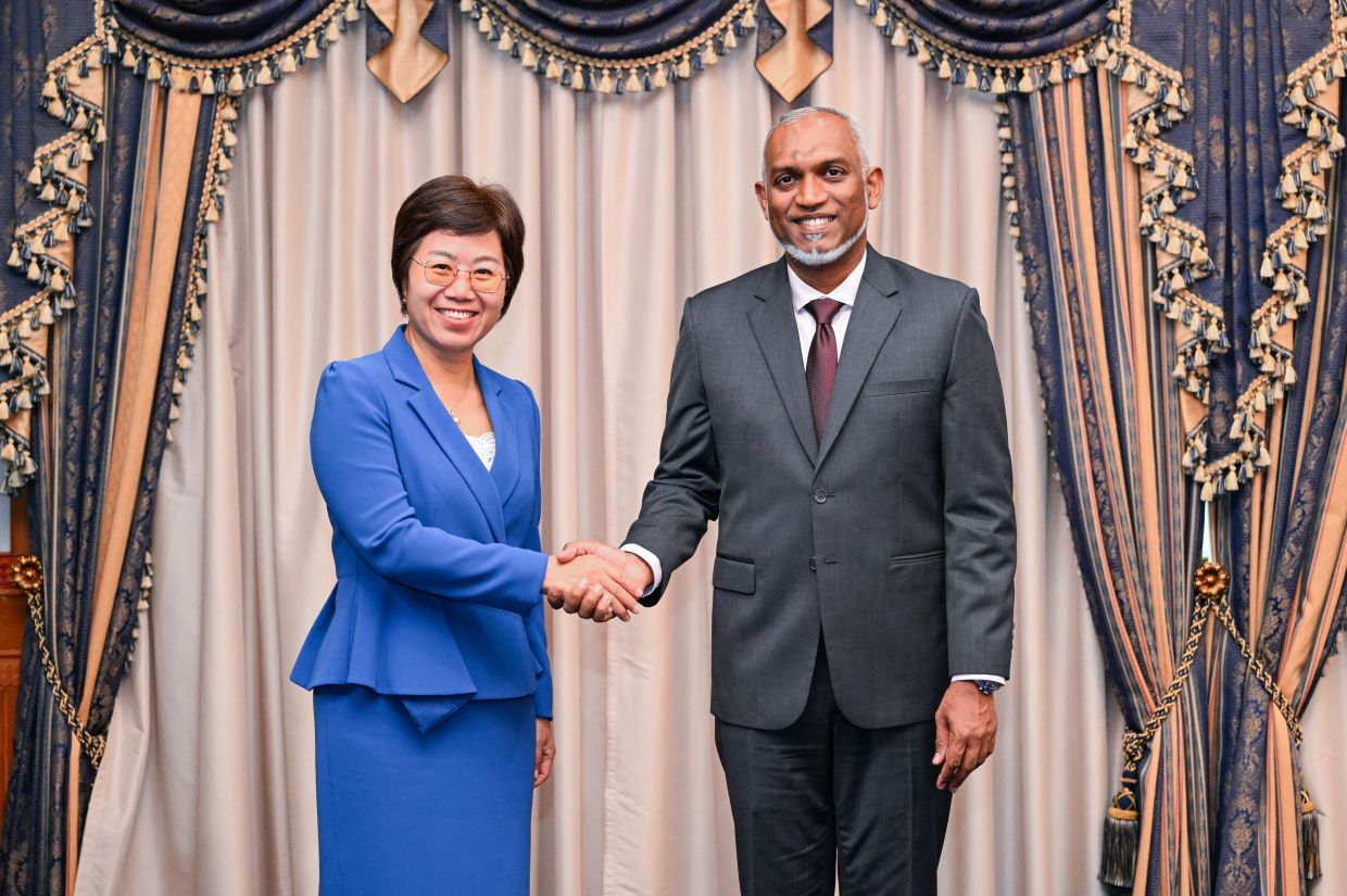 ޗައިނާގެ ސަފީރު ރައީސްގެ އަރިހަށް ވަދާއީ ޒިޔާރަތެއް