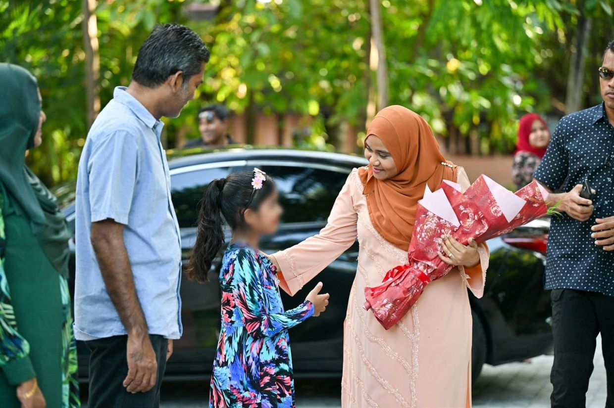 ފިޔަވަތި ފަން ޑޭ މެޑަމް ޝަރަފުވެރިކޮށްދެއްވައިފި