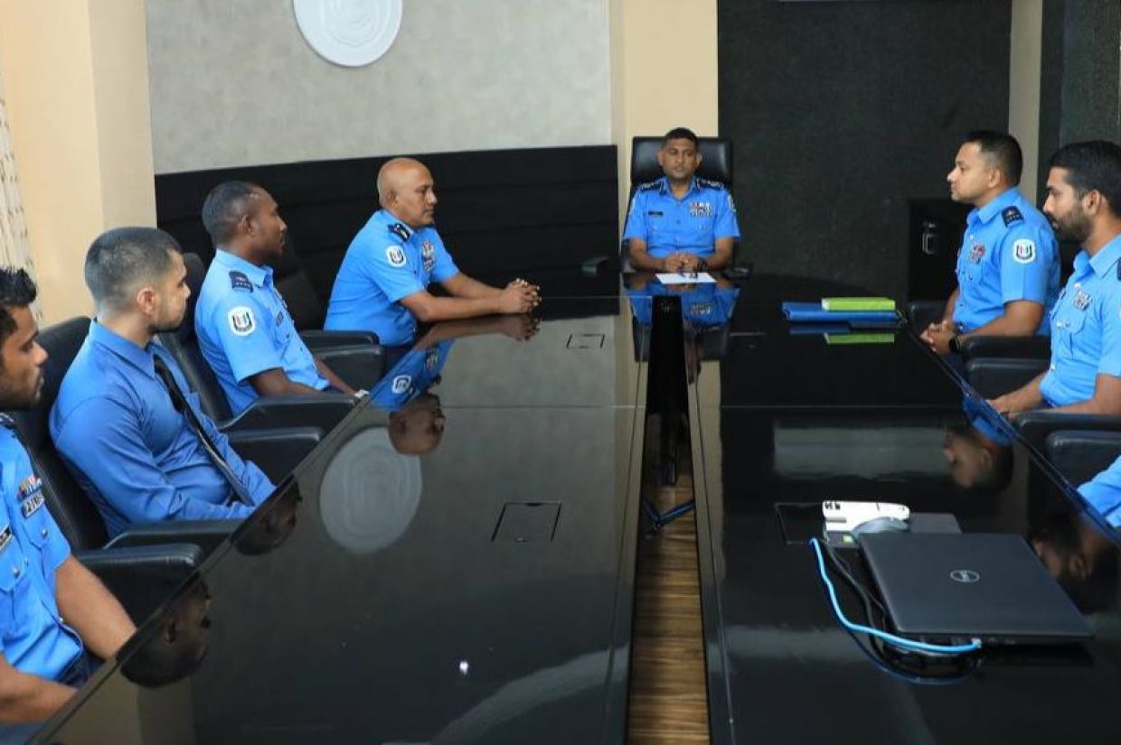 އައިޕީއެސް ޕްރޮބޭޝަނާސް ކޯހަށް ފުލުހުން އިންޑިއާއަށް ފުރައިފި