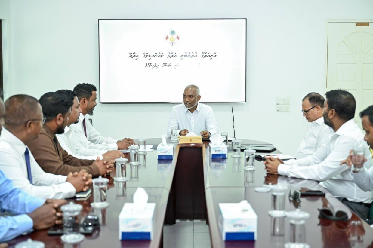 އއ. އަތޮޅުގެ ތަރައްޤީއާ ގުޅޭގޮތުން މަޝްވަރާކޮށްފި