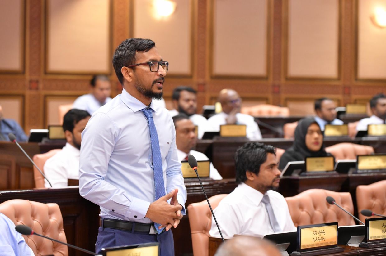 ބޭރު ފައިސާއާ ބެހޭ ބިލް މަޖިލީހަށް ހުށަހަޅައިފި