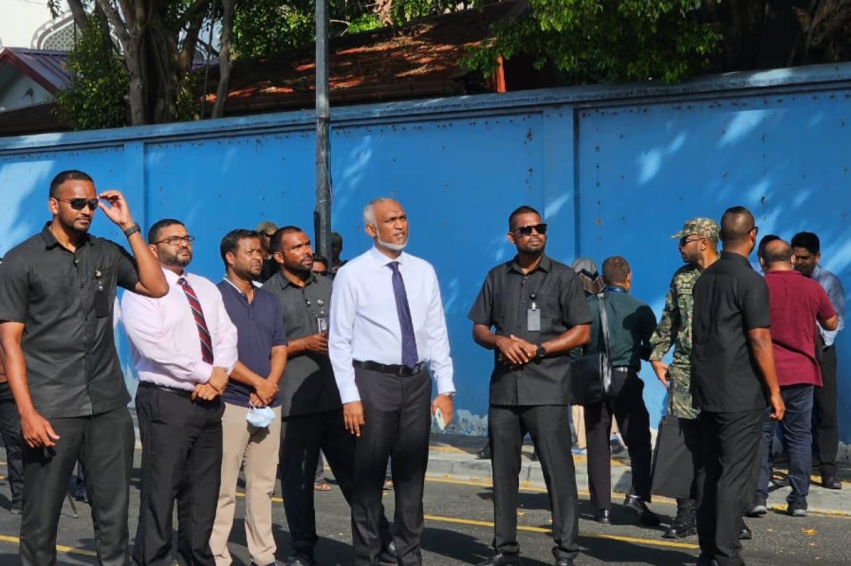އަލިފާން ރޯވުމާއި ގުޅިގެން އެތަނަށް ރައީސް ވަޑައިގެންފި