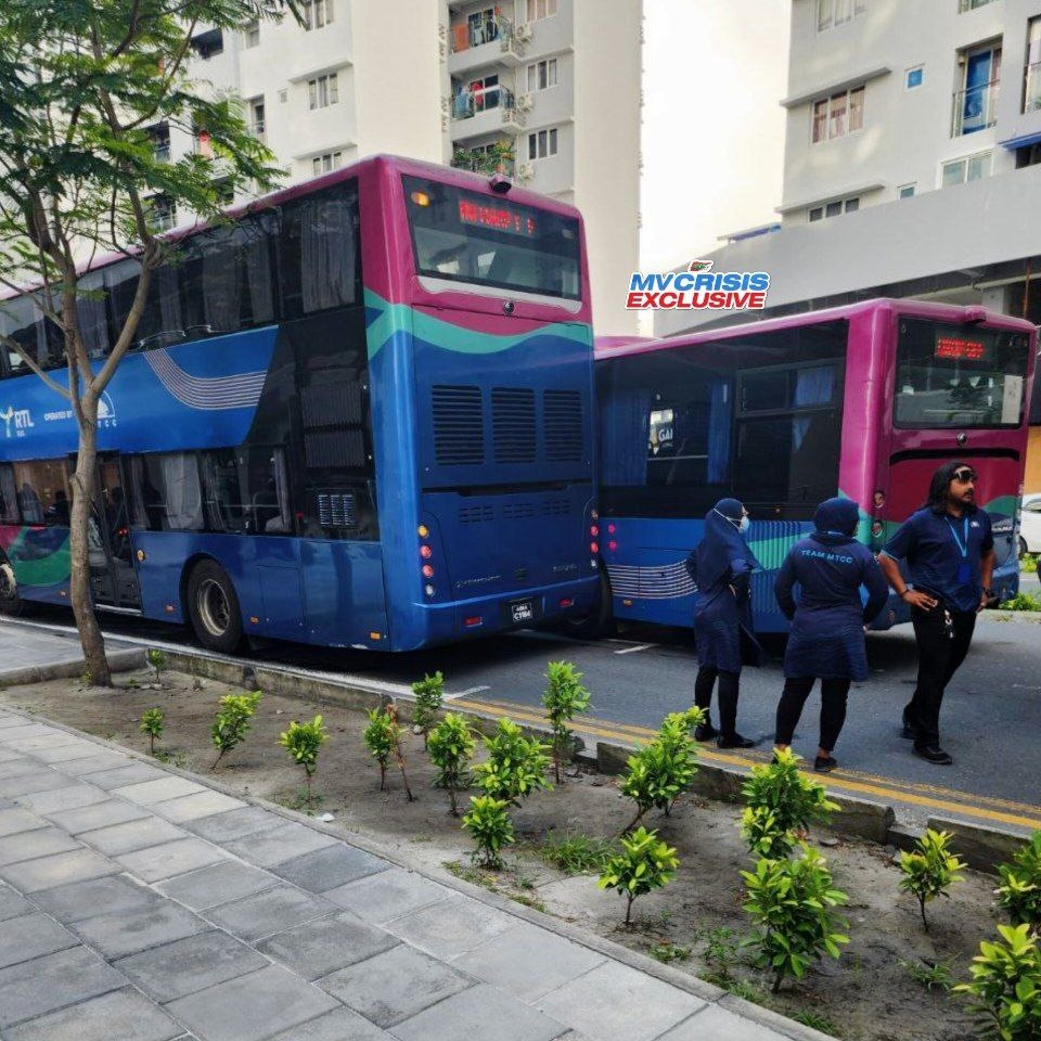 ހުޅުމާލޭގައި އެމްޓީސީސީގެ ދެ ބަސް ޖެހި އެކްސިޑެންޓެއް ހިނގައިފި