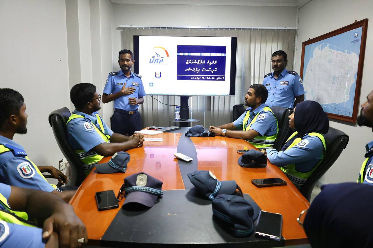ޓްރެފިކް ޕޮލިސް އޮޕަރޭޝަންސްގެ ފުލުހުން އެއްގަމު ދަތުރުފަތުރުގެ ގާނޫނަށް އަހުލުވެރިކުރުވަނީ