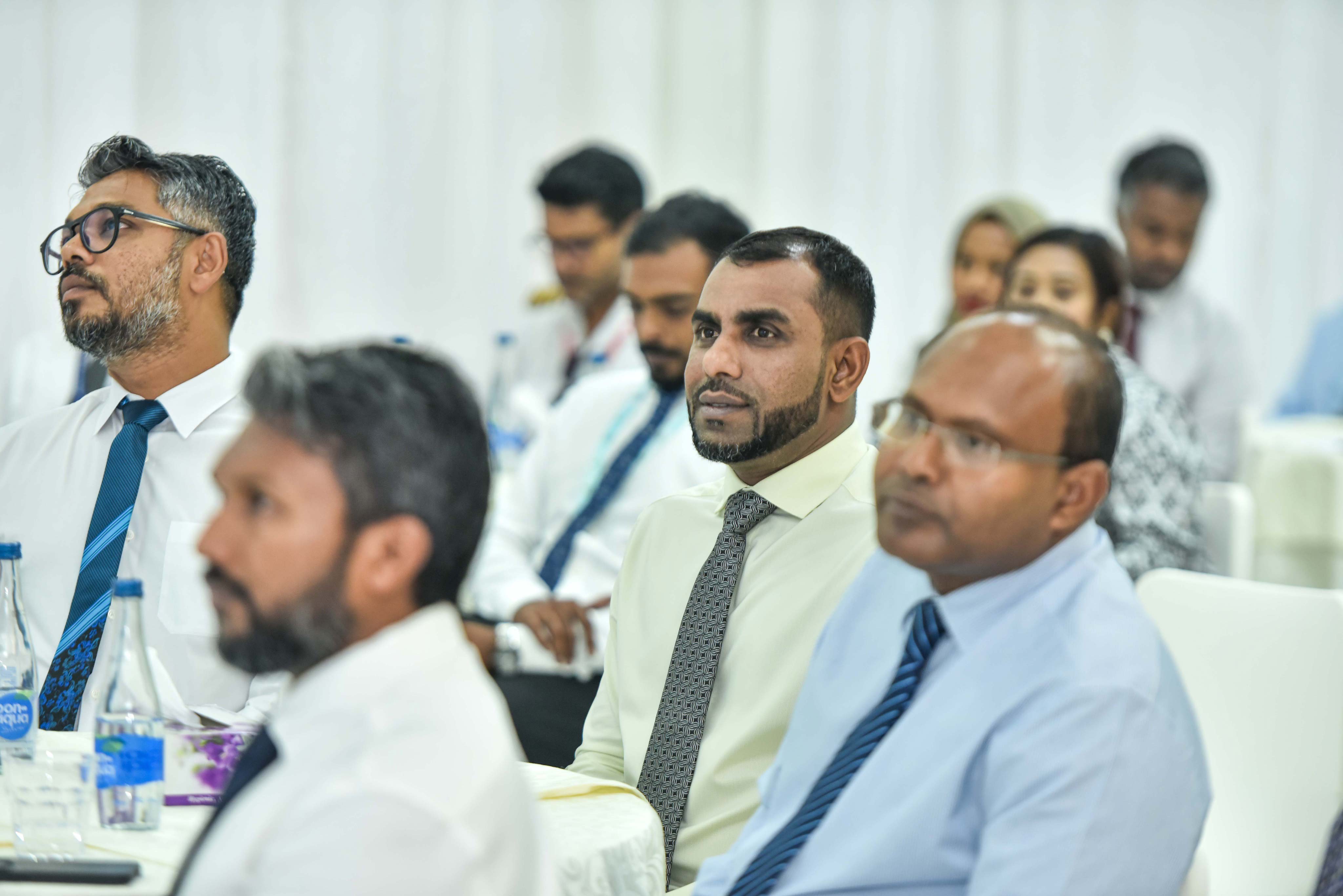 ދެކުނުގެ ފަތުރުވެރިކަމާ ގުޅޭ ސިމްޕޯޒިއަމް - ފަތުރުވެރިކަން އިތުރުކުރުމަށް ކުރު އަދި މެދު މުއްދަތުގެ އެކްޝަން ޕްލޭންތަކަށް މަގުދައްކައިދޭނެ