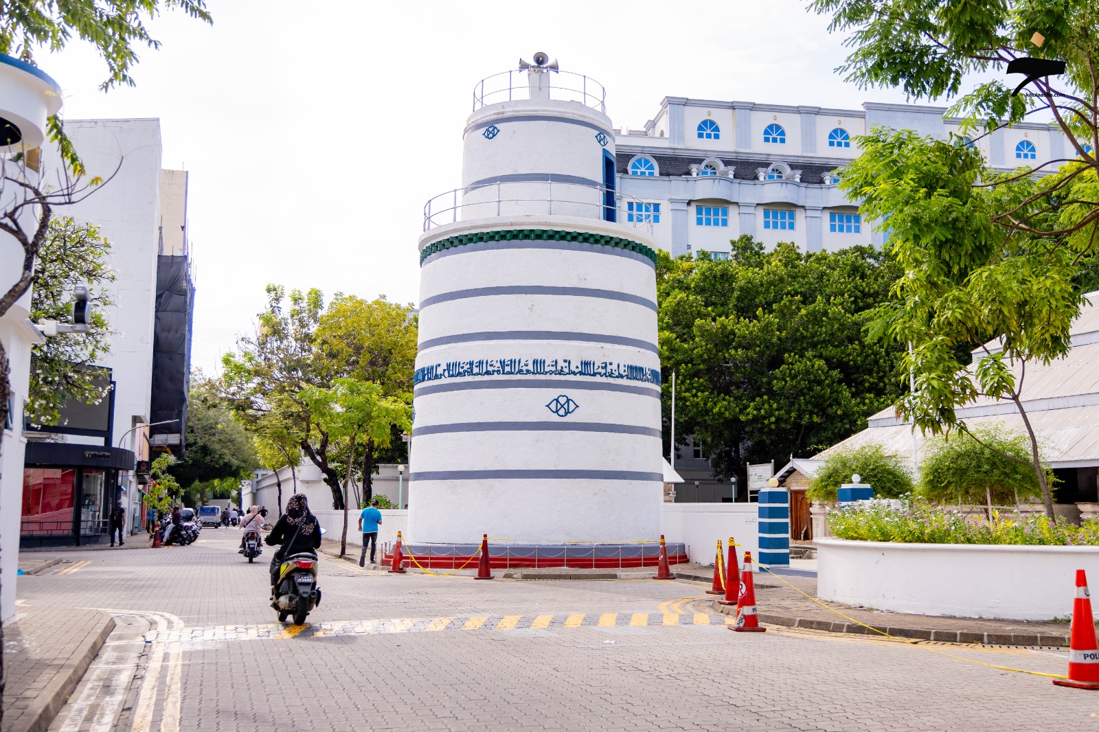 އެންމެ ލޮބުވެތިކަން ބޮޑު މީހަކީ މީސްތަކުންނަށް އެންމެ މަންފާކުރަނިވި މީހާ