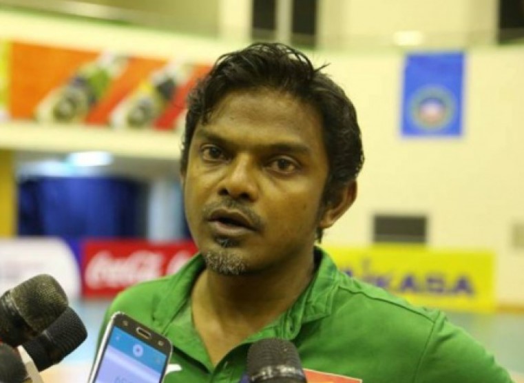 ޝަރަފް އެނބުރި ގައުމީ ވޮލީ ކޯޗަށް