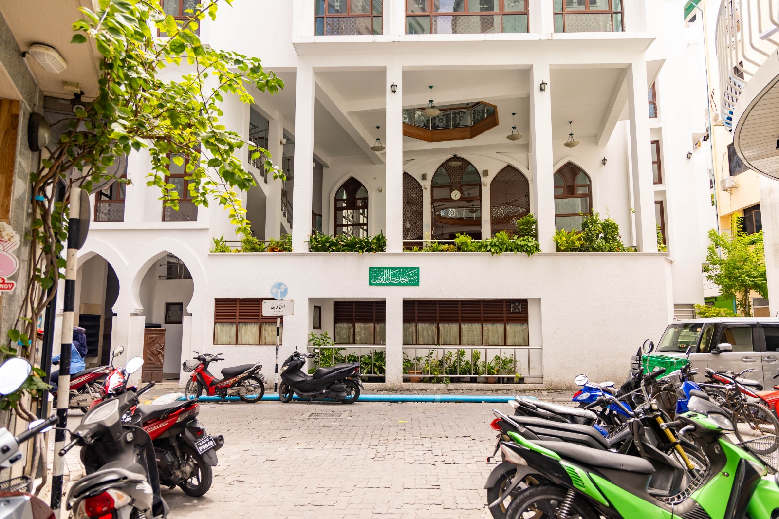 މުސީބާތުގެ ވަގުތުގައި ކެތްތެރިވެ، އަޅުކަމުގައި ދެމިހުރުން މުހިއްމު: ޚުޠުބާ