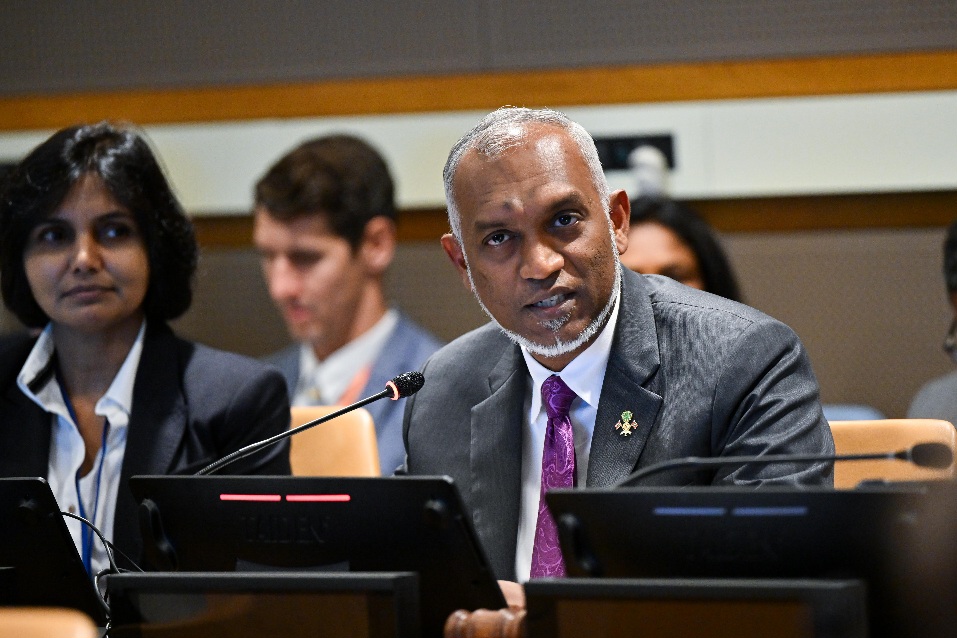 ކުދި ޖަޒީރާ ޤައުމުތަކުގެ ދަރަނި ދެއްކުމަށް ދެމެހެއްޓެނިވި ހައްލު ހޯދަން ރައީސް ގޮވާލައްވައިފި