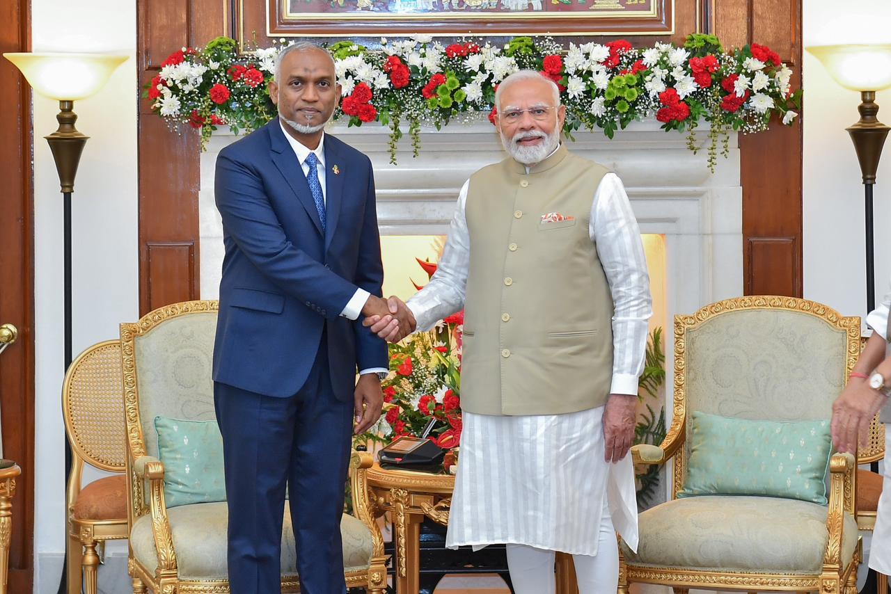 ރައީސް، މޯދީއާ ބައްދަލުކުރައްވައިފި