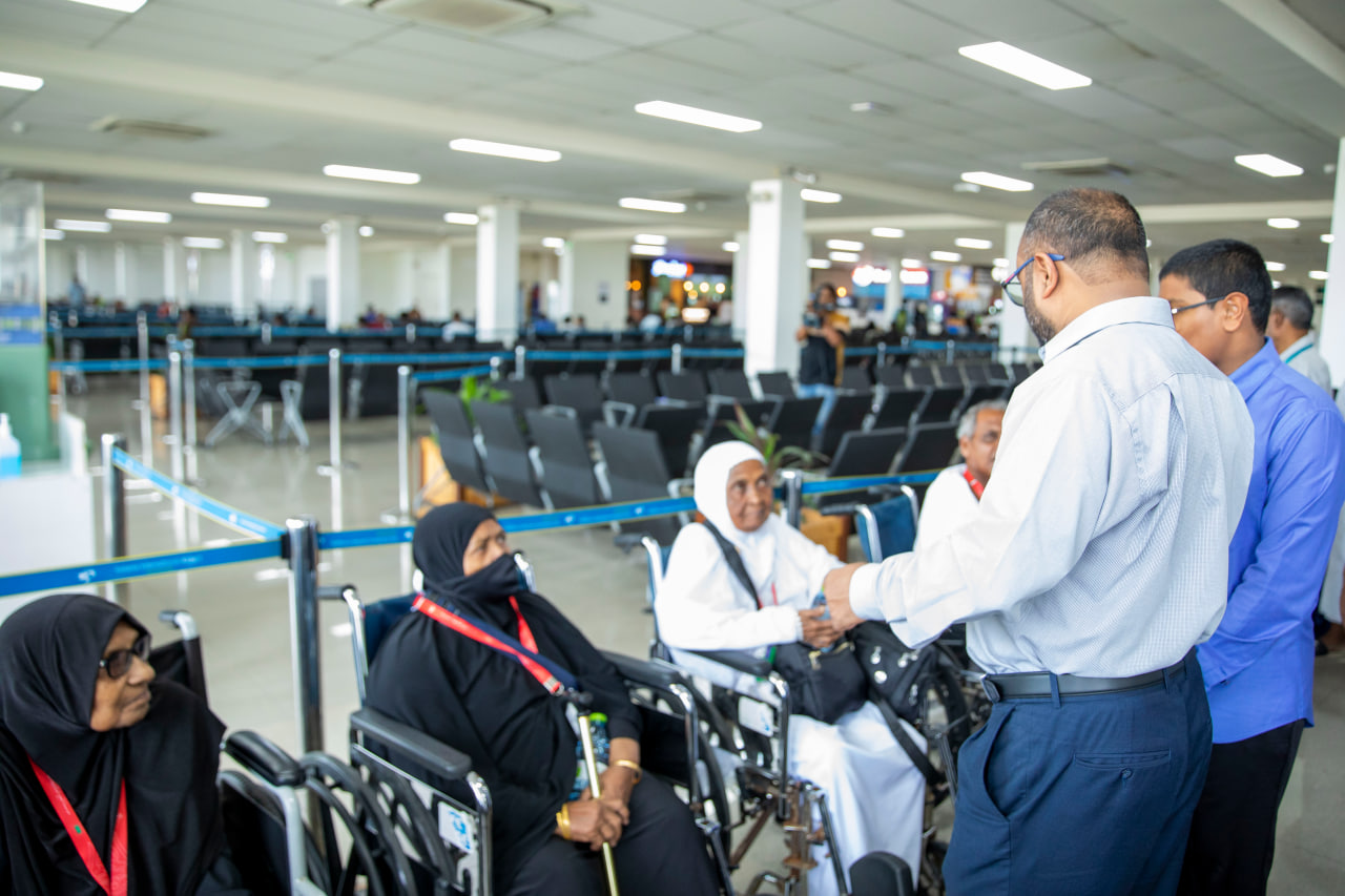 މަހުރަމަކާއި ނުލާ އުމްރާއަށް ނުދެވޭ ގޮތް އުވާލަނީ