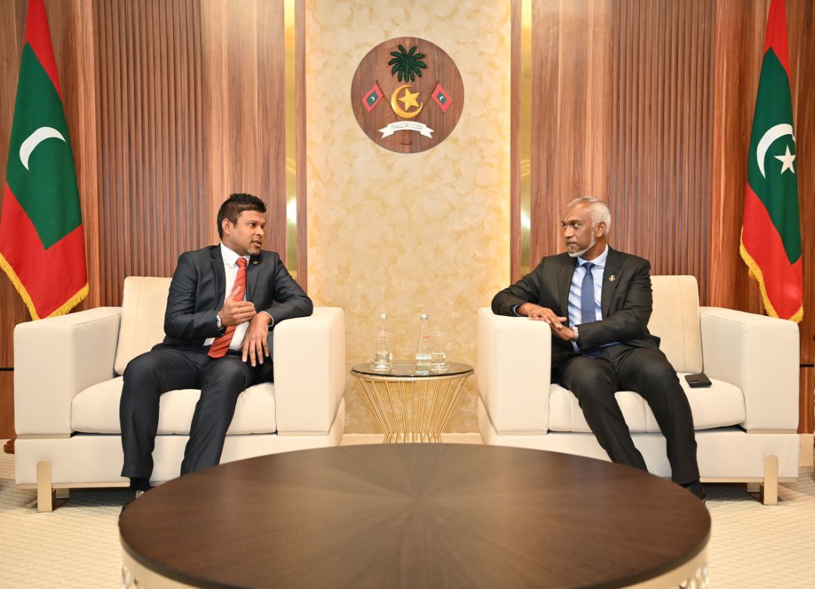 އިންޓަރނޭޝަނަލް ބަންކަރިންގެ ތަޞައްވަރަށް ނައިބު ރައީސްގެ ތައުރީފު ރައީސް ޑރ.މުޢިއްޒުއަށް