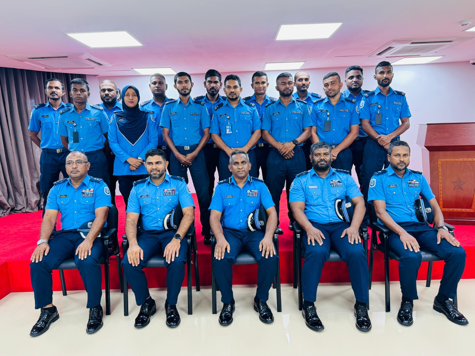 ސްޕެޝަލް ކޮންސްޓެބުލަރީ ފުލުހުންގެ ބޭސިކް ޓްރެއިނިންގ ނިންމި ފަރާތްތަކަށް ސެޓްފިކެޓް ދީފި
