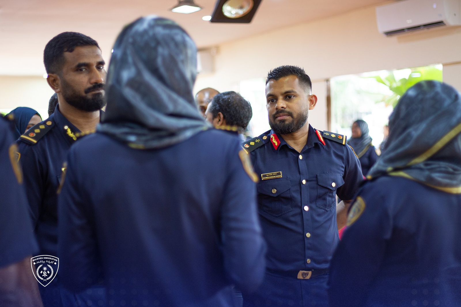 ގާނޫނާ ޚިލާފަށް ވިޔަފާރިކުރަމުންދިޔަ 105 އަންހެނުން ޑީޕޯޓުކޮށްފި