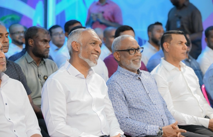 މުރައިދޫގޭ މުވައްޒަފުންގެ މަޢުލޫމާތު ހާމަކުރުމަށް އިތުރު މަޝްވަރާކުރަނީ