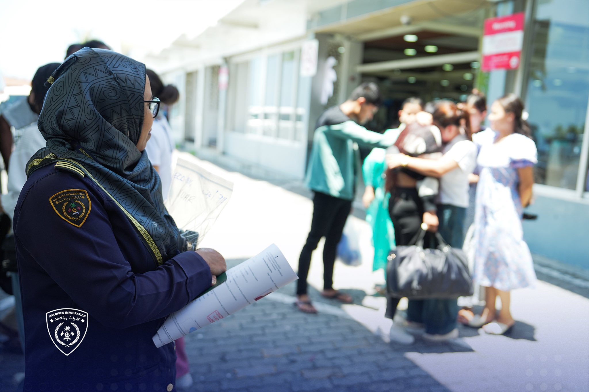 ސަރުކާރުގެ ފުރަތަމަ 10 މަސް ތެރޭ 4،000 އަށްވުރެ ގިނަ ބިދޭސީން ޑީޕޯޓްކޮށްލައިފި